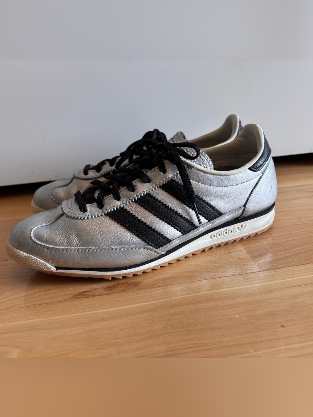Adidas SL 72 OG Silver Metallic Black Colorway Womens Sz 8.5 Retro Streetwear